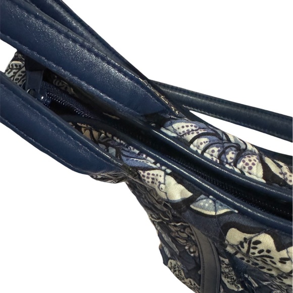 Vera Bradley Tote - Picture 3 of 5